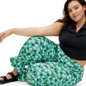 Women's Utility Jazz Dot Green Cargo Pants - DVF for Target - Small